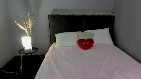 Snapshot of skinyjoy chatting on 02/12/26, 02:17 Joys online show from 02/12/26, 02:17