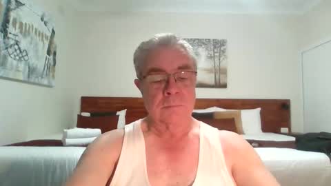 Skipper1970 online show from 12/19/25, 04:52