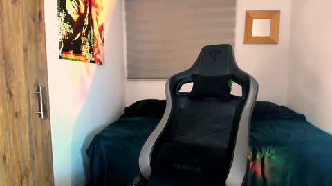 Liam Vokov online show from 01/08/25, 04:12