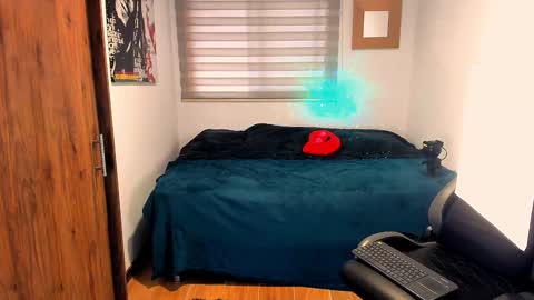 Liam Vokov online show from 02/05/25, 03:20