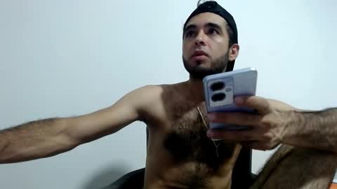 Snapshot of skulldark96 chatting on 11/02/25, 05:43 Noah Mood online show from 11/02/25, 05:43