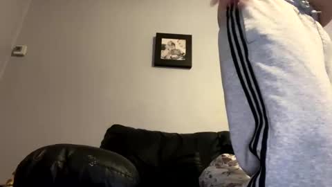 skuzzy25 online show from 12/29/24, 04:16