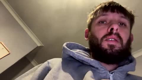 skuzzy25 online show from 01/05/25, 02:27