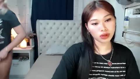 Snapshot of sky_fox_sweetxx chatting on 01/21/25, 06:22 online show from 01/21/25, 06:22