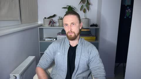 sky_guy25 online show from 10/20/25, 08:20