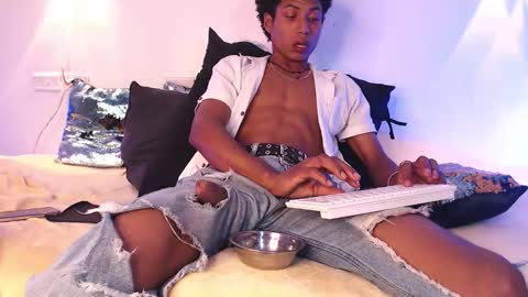 Snapshot of sky_walkerss chatting on 02/20/26, 02:41 sky_walkerss online show from 02/20/26, 02:41