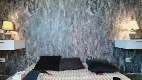 sky_white_ online show from 07/05/26, 12:01