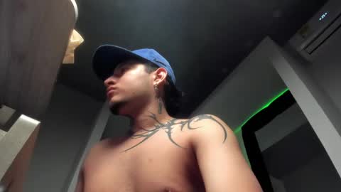sky_wild online show from 05/19/26, 01:56