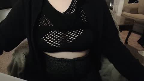 SKYLE   online show from 10/27/25, 09:41