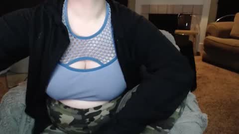 SKYLE   online show from 11/17/25, 10:37