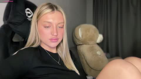 GARRY AND SOPHIA online show from 01/30/25, 07:15