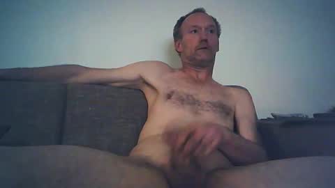 Snapshot of skylab78 chatting on 02/21/25, 05:13 MadOteC online show from 02/21/25, 05:13