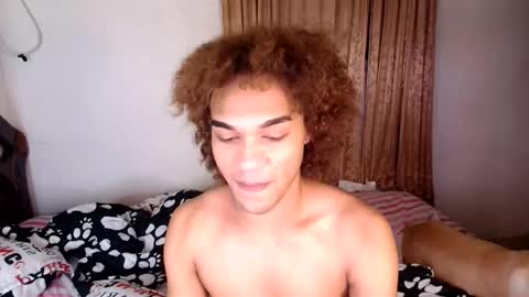 Snapshot of skylarg555 chatting on 10/14/25, 02:23 skyla online show from 10/14/25, 02:23