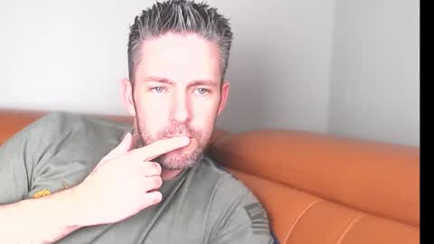 Snapshot of skylarrgrey chatting on 04/02/26, 08:06 SkylarGrey online show from 04/02/26, 08:06