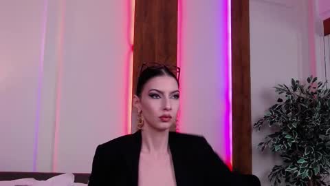 Snapshot of skylarspark chatting on 10/07/25, 08:17 SkylarSpark online show from 10/07/25, 08:17