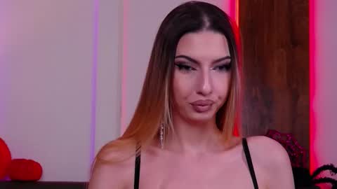 Snapshot of skylarspark chatting on 10/31/25, 08:32 SkylarSpark online show from 10/31/25, 08:32