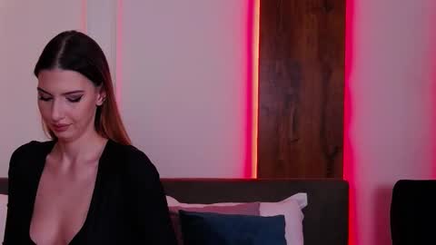 Snapshot of skylarspark chatting on 11/20/25, 09:58 SkylarSpark online show from 11/20/25, 09:58