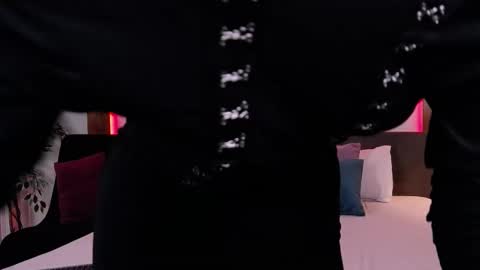 Snapshot of skylarspark chatting on 11/25/25, 09:48 SkylarSpark online show from 11/25/25, 09:48