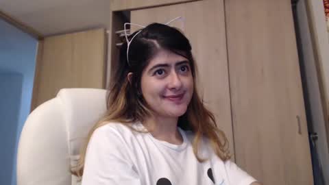 Skyler online show from 02/07/25, 02:29