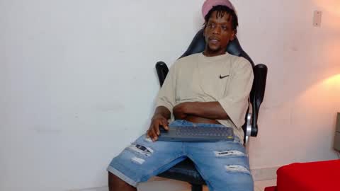 SKYLERBIGXXX online show from 10/02/25, 04:08