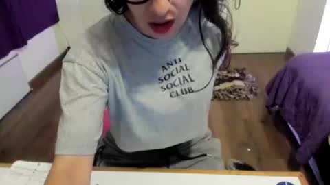 skyler online show from 10/19/25, 01:17