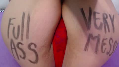 Snapshot of skynny_horney chatting on 12/14/24, 05:18 Skynny online show from 12/14/24, 05:18