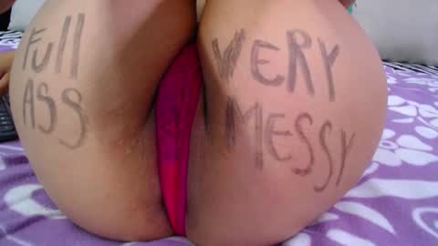 Snapshot of skynny_horney chatting on 12/19/24, 07:51 Skynny online show from 12/19/24, 07:51