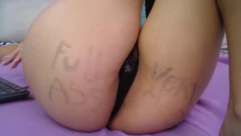 Snapshot of skynny_horney chatting on 12/29/24, 10:56 Skynny online show from 12/29/24, 10:56