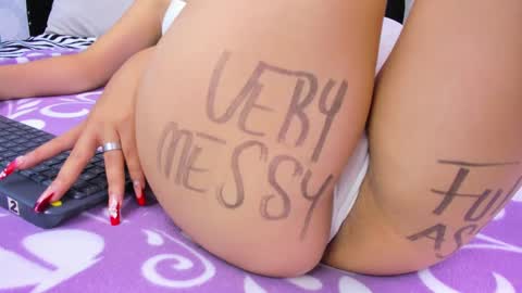 Snapshot of skynny_horney chatting on 02/16/25, 12:30 Skynny online show from 02/16/25, 12:30