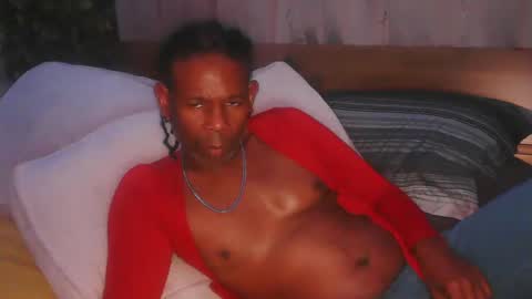 Snapshot of skyonetoo3 chatting on 09/25/25, 11:30 skyonetoo3 online show from 09/25/25, 11:30