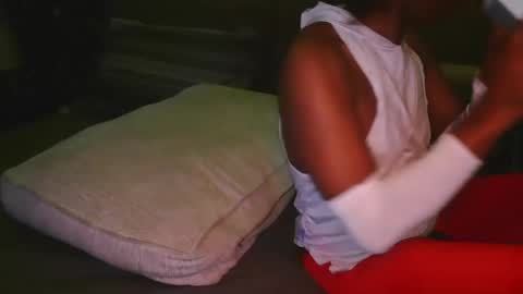 Snapshot of skyonetoo3 chatting on 10/20/25, 03:07 skyonetoo3 online show from 10/20/25, 03:07