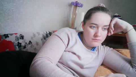 skyressie333 online show from 02/25/25, 10:26