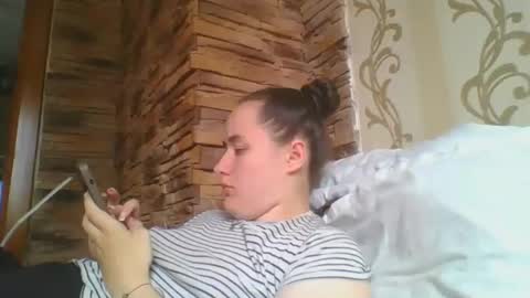 skyressie333 online show from 10/18/25, 08:26