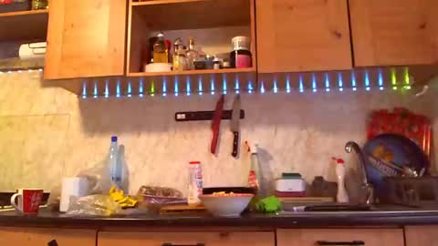 Snapshot of skysupernova chatting on 01/30/25, 02:04 Sky online show from 01/30/25, 02:04