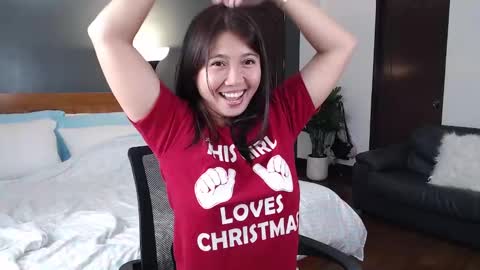 Snapshot of skytime96 chatting on 02/20/25, 07:23 Sky online show from 02/20/25, 07:23