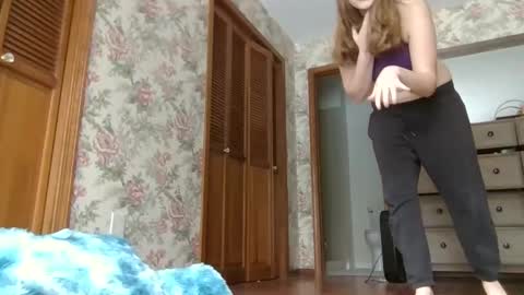 Snapshot of skywinters chatting on 02/01/25, 04:44 Sky Winters online show from 02/01/25, 04:44