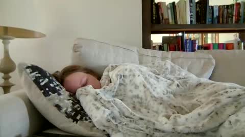 Snapshot of skywinters chatting on 10/26/25, 06:14 Sky Winters online show from 10/26/25, 06:14