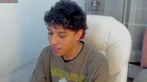 Snapshot of slasher_x chatting on 12/22/25, 08:39 slasher_x online show from 12/22/25, 08:39