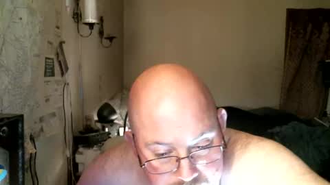 Snapshot of slavejim518 chatting on 11/12/25, 12:44 slavejim online show from 11/12/25, 12:44