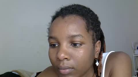 Snapshot of sleciah chatting on 11/19/25, 09:31 sleciah online show from 11/19/25, 09:31