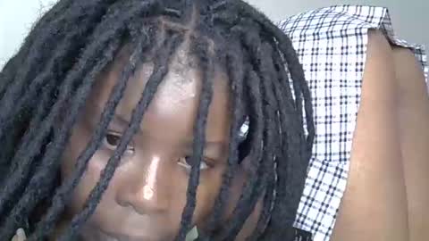 Snapshot of sleciah chatting on 11/21/25, 06:50 sleciah online show from 11/21/25, 06:50