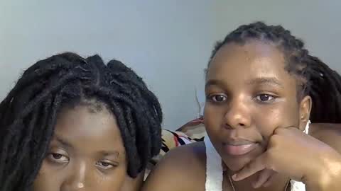 Snapshot of sleciah chatting on 11/29/25, 07:17 sleciah online show from 11/29/25, 07:17