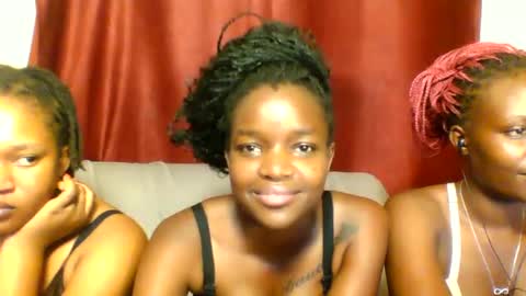 Snapshot of sleek_ass chatting on 02/21/25, 10:37 sleek_ass online show from 02/21/25, 10:37