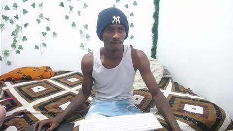 sleyandluna1 online show from 04/12/26, 05:01