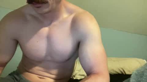 Snapshot of slickmass chatting on 06/11/26, 01:38 SlickMass online show from 06/11/26, 01:38