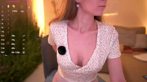 Snapshot of slickmewet chatting on 05/31/26, 07:48 Elise 165cm 50kg online show from 05/31/26, 07:48