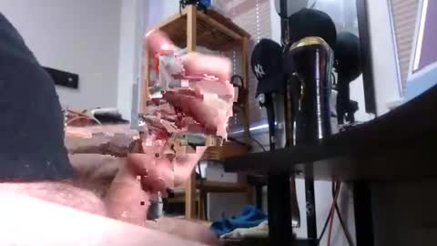 Snapshot of sliderguy699 chatting on 01/19/25, 01:01 sliderguy699 online show from 01/19/25, 01:01