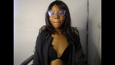 Snapshot of slim_ebonypet chatting on 04/15/26, 12:12 Crystal online show from 04/15/26, 12:12
