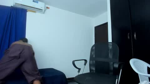 slim_master12 online show from 06/25/26, 11:53