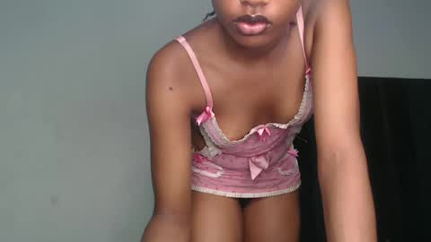 Snapshot of slim_perry chatting on 03/25/26, 10:32 perry online show from 03/25/26, 10:32